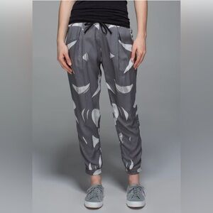Lululemon City Jogger Backspin‎ Stroke White Slate/ Slate. Size 4